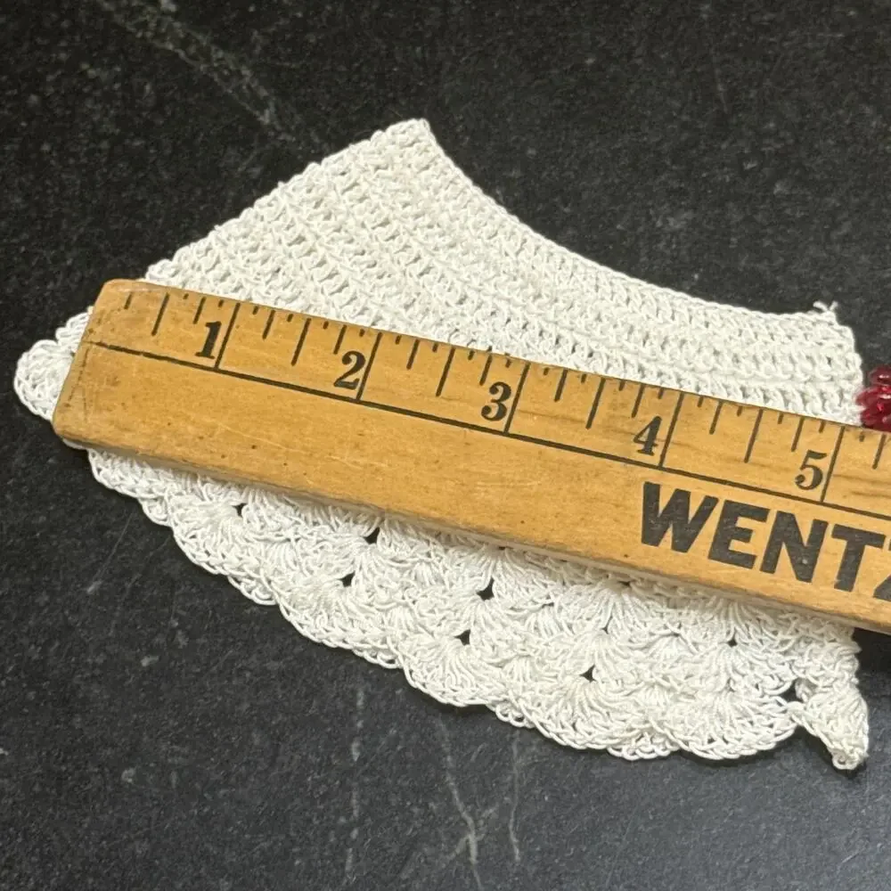 Vintage Handmade Crochet Fingerless Wrist Mitts White Scallop Red Flower Button